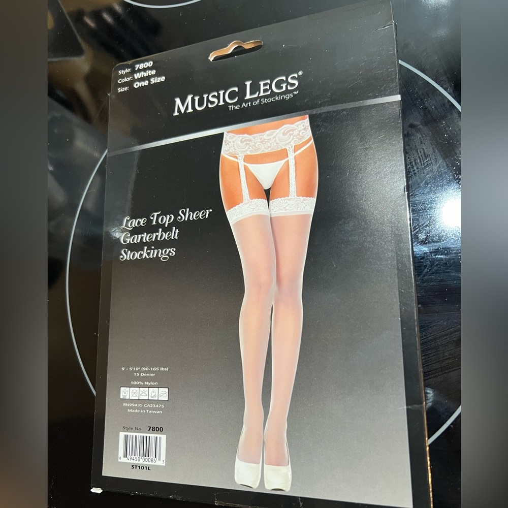 Lace top sheer garterbelt stockings